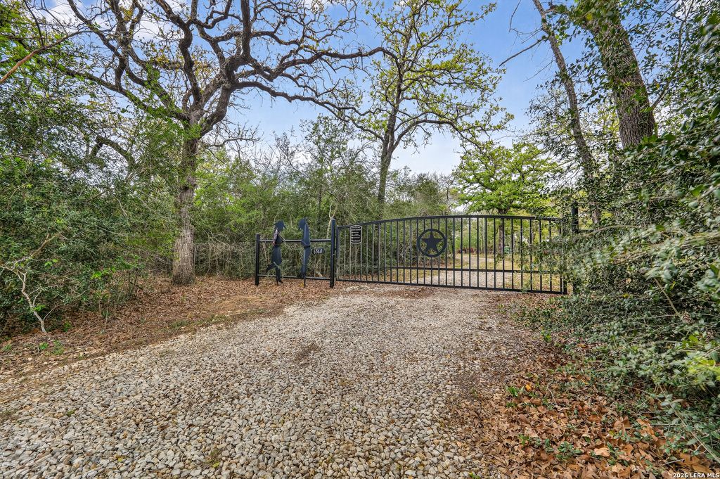 6360 Fm 1104, Kingsbury, TX 78638