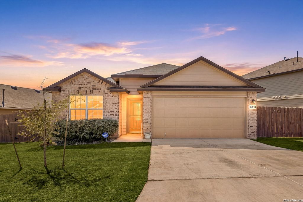 13044 Whisper Bnd, San Antonio, TX 78252