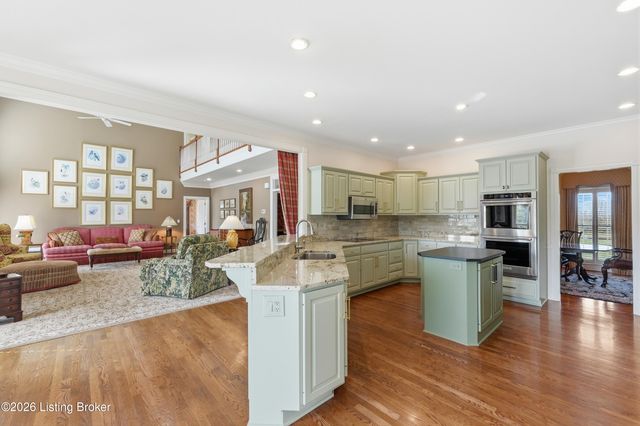 2013 Goshen Ln, Goshen, KY 40026