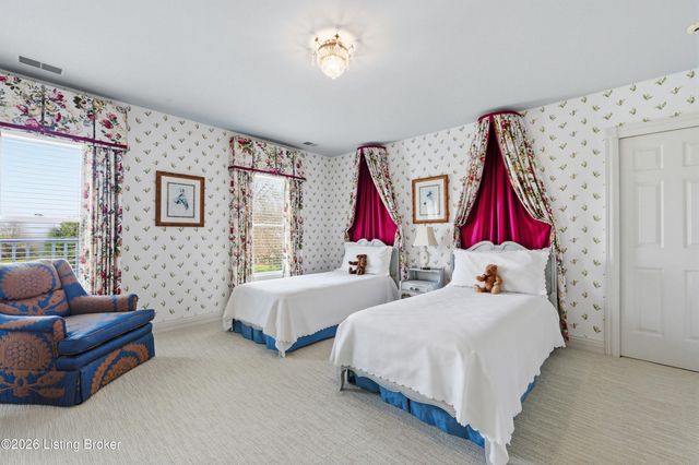 2013 Goshen Ln, Goshen, KY 40026