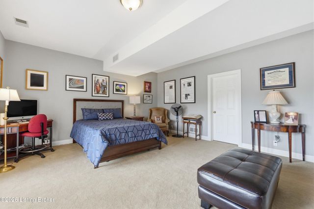 2013 Goshen Ln, Goshen, KY 40026