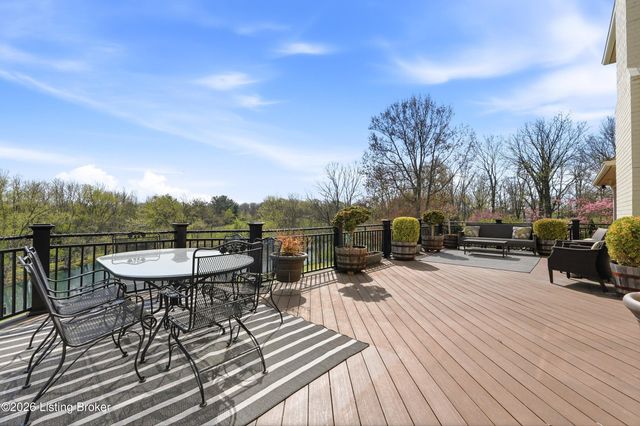 2013 Goshen Ln, Goshen, KY 40026