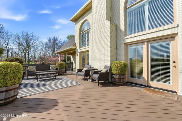 2013 Goshen Ln, Goshen, KY 40026