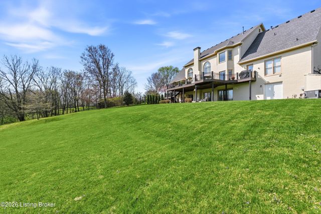 2013 Goshen Ln, Goshen, KY 40026