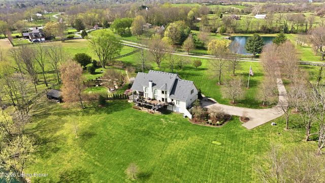 2013 Goshen Ln, Goshen, KY 40026