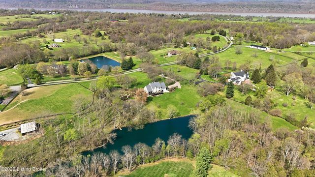 2013 Goshen Ln, Goshen, KY 40026