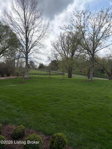 2013 Goshen Ln, Goshen, KY 40026