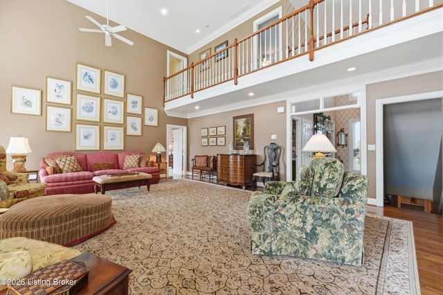 2013 Goshen Ln, Goshen, KY 40026