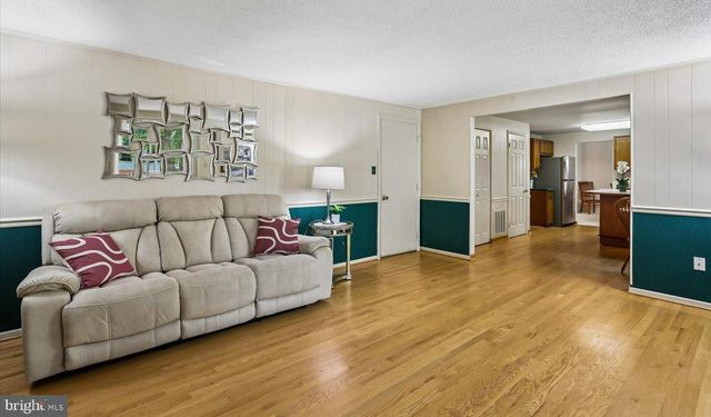 15709 INDIANOLA DR, Rockville, MD 20855
