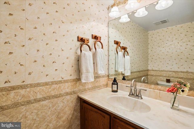 15709 INDIANOLA DR, Rockville, MD 20855
