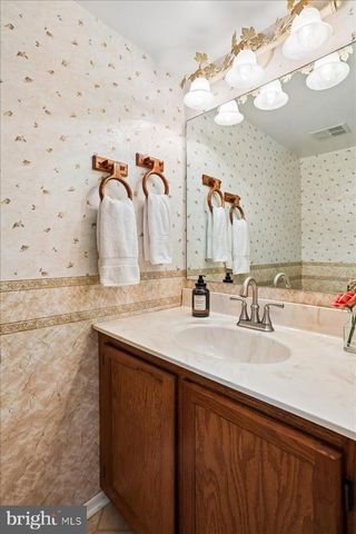 15709 INDIANOLA DR, Rockville, MD 20855