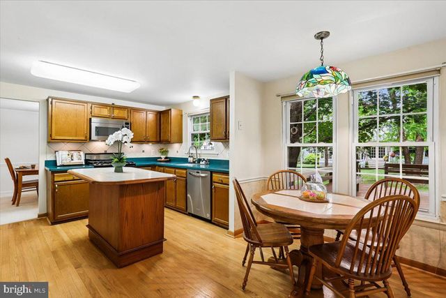 15709 INDIANOLA DR, Rockville, MD 20855