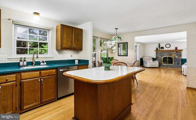 15709 INDIANOLA DR, Rockville, MD 20855
