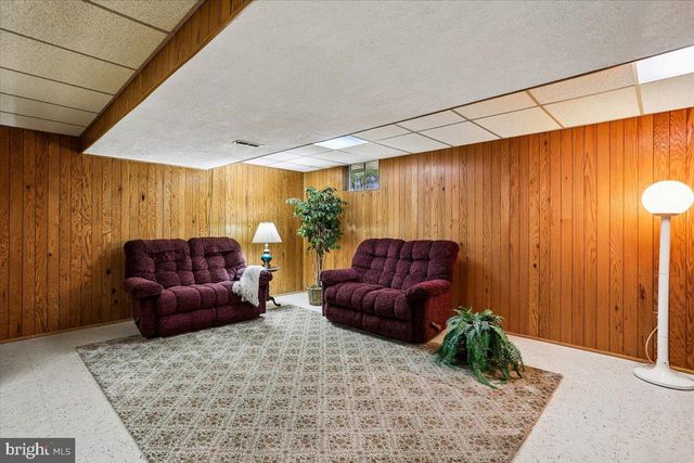 15709 INDIANOLA DR, Rockville, MD 20855