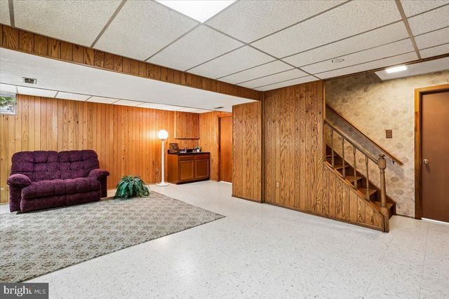 15709 INDIANOLA DR, Rockville, MD 20855