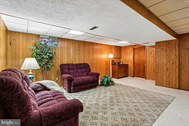 15709 INDIANOLA DR, Rockville, MD 20855