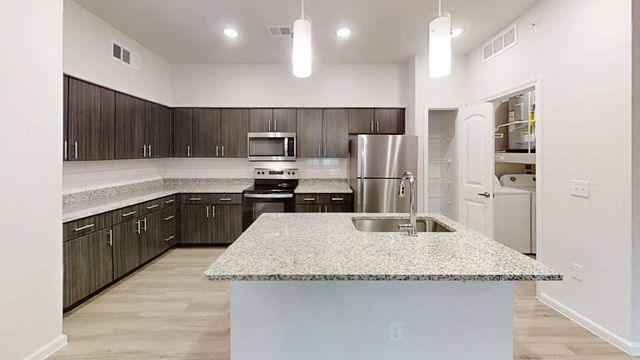 12001 Heatherly DR 2202, Austin, TX 78747