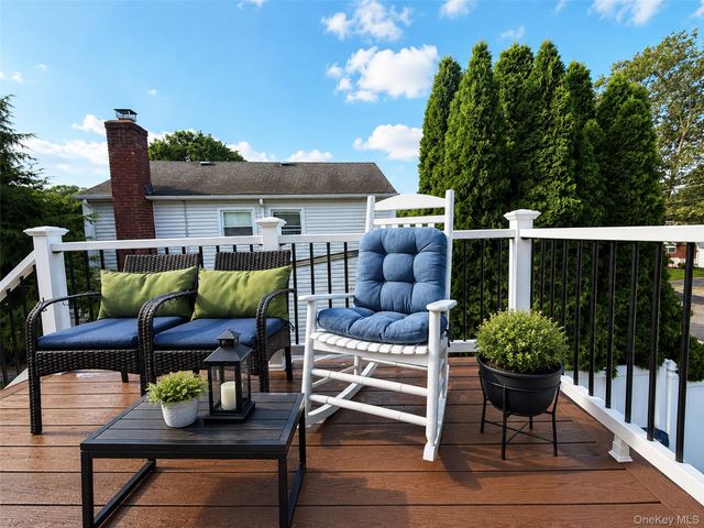 46 Convent Road, Syosset, NY 11791