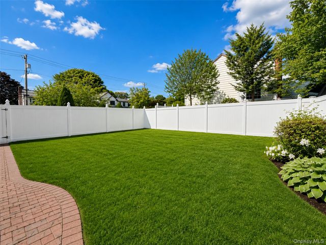 46 Convent Road, Syosset, NY 11791