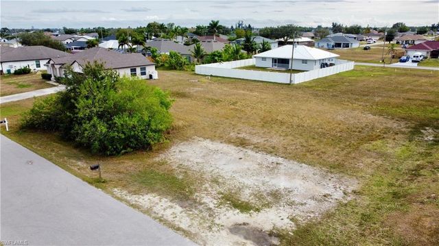 110 NE 11th LN, Cape Coral, FL 33909