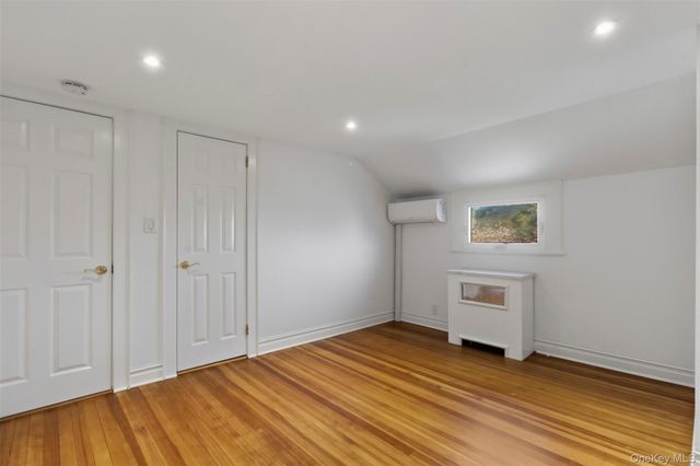 8 Parkway Drive, Pelham, NY 10803