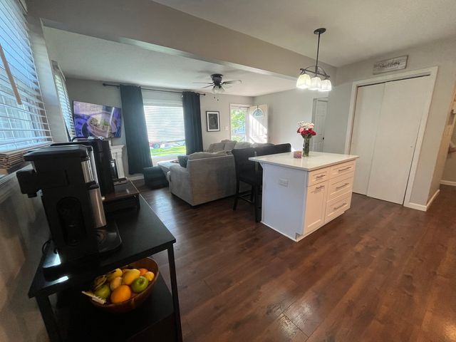 348 N Cleveland Avenue, Bradley, IL 60915