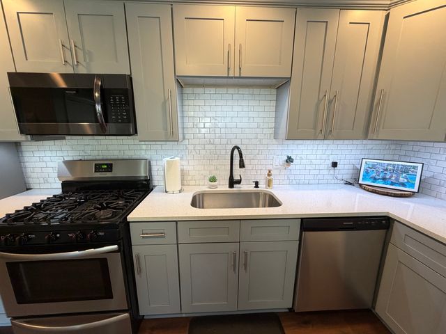 348 N Cleveland Avenue, Bradley, IL 60915