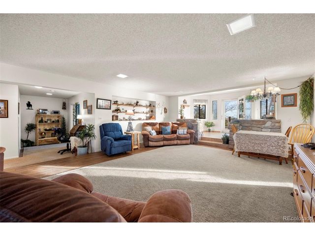 537 Chapparal Trl, Florissant, CO 80816