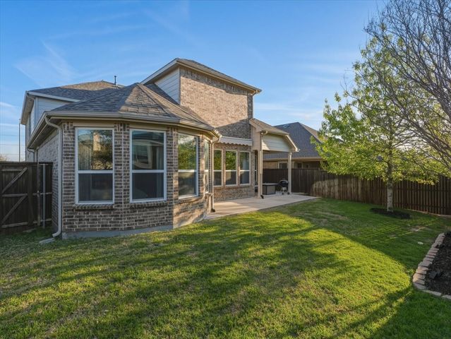 4844 Meadow Falls Drive, Fort Worth, TX 76244