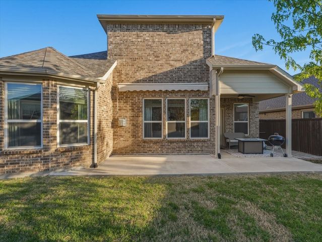 4844 Meadow Falls Drive, Fort Worth, TX 76244