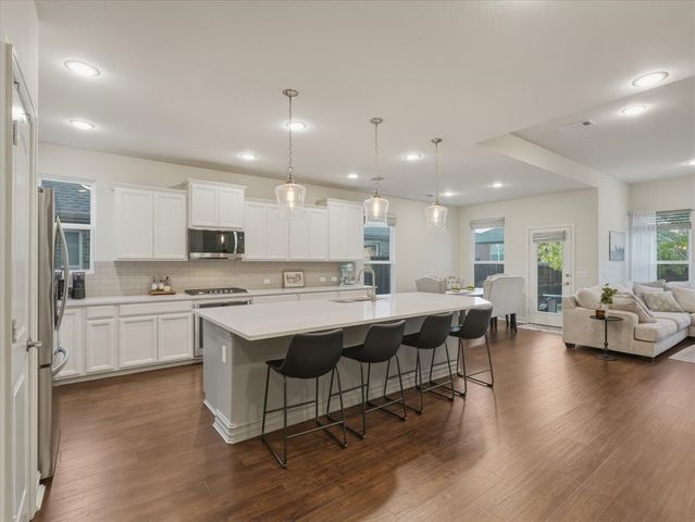 4844 Meadow Falls Drive, Fort Worth, TX 76244