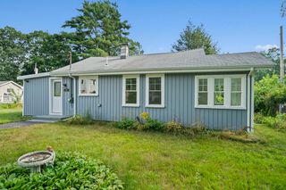 122 Union Park St, Hanson, MA 02341