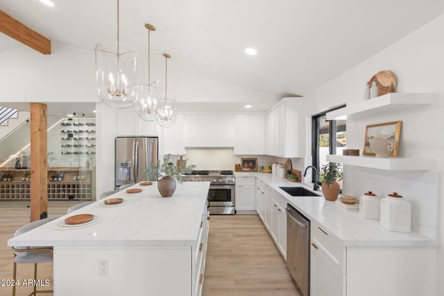 1643 W GRISWOLD Road, Phoenix, AZ 85021