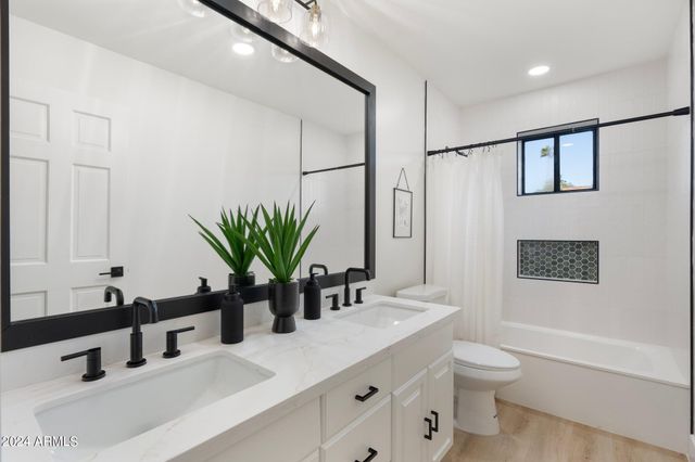 1643 W GRISWOLD Road, Phoenix, AZ 85021