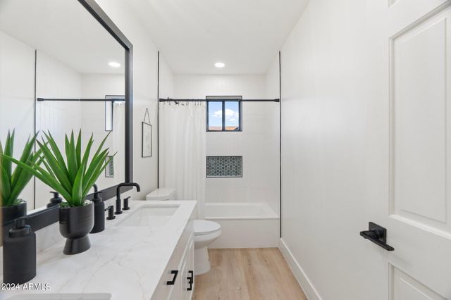 1643 W GRISWOLD Road, Phoenix, AZ 85021
