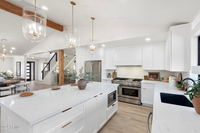 1643 W GRISWOLD Road, Phoenix, AZ 85021