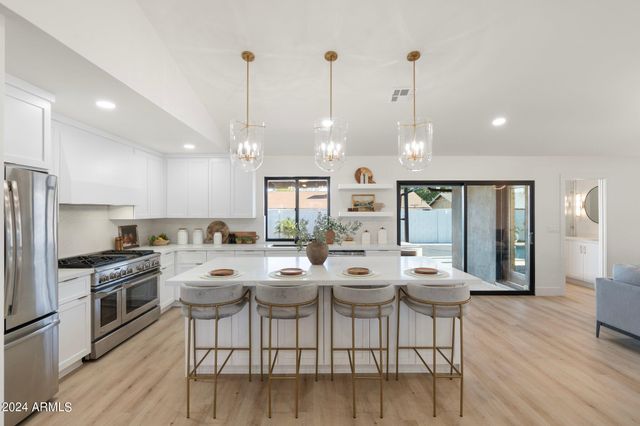 1643 W GRISWOLD Road, Phoenix, AZ 85021