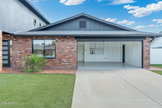 1643 W GRISWOLD Road, Phoenix, AZ 85021
