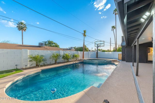 1643 W GRISWOLD Road, Phoenix, AZ 85021