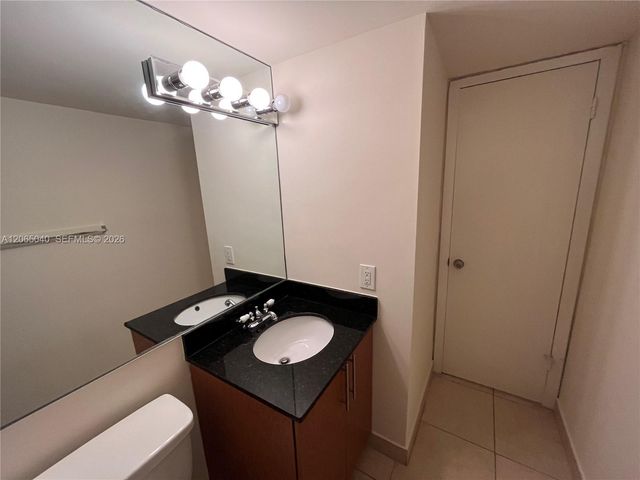 1605 Bay Road 403, Miami Beach, FL 33139