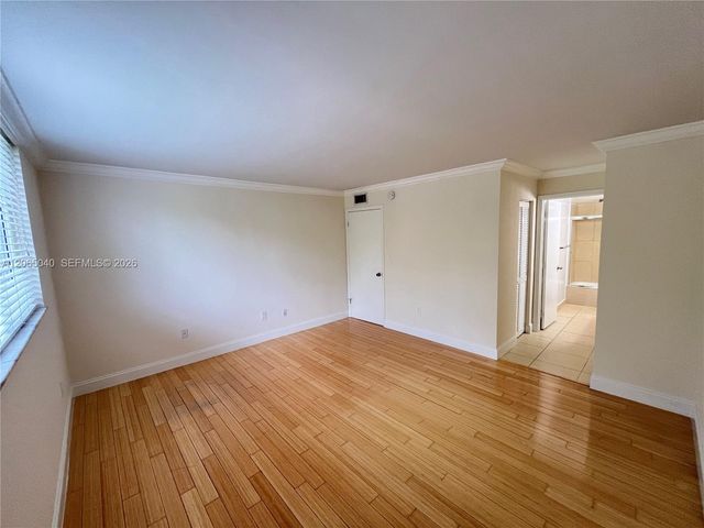 1605 Bay Road 403, Miami Beach, FL 33139