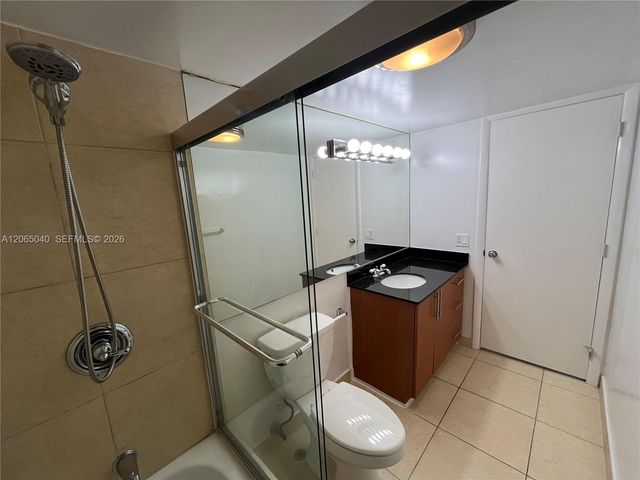 1605 Bay Road 403, Miami Beach, FL 33139