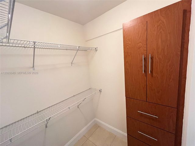 1605 Bay Road 403, Miami Beach, FL 33139