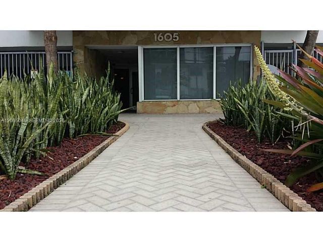 1605 Bay Road 403, Miami Beach, FL 33139