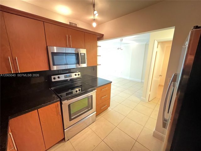 1605 Bay Road 403, Miami Beach, FL 33139