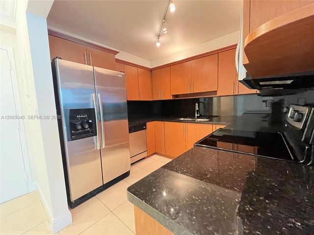 1605 Bay Road 403, Miami Beach, FL 33139