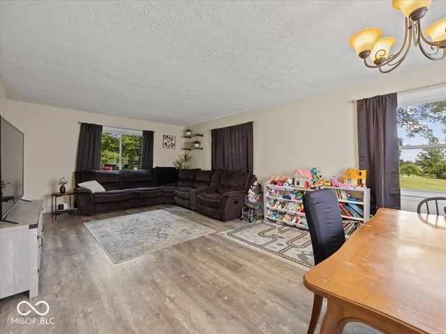 31 W Northeast Court, Shelbyville, IN 46176