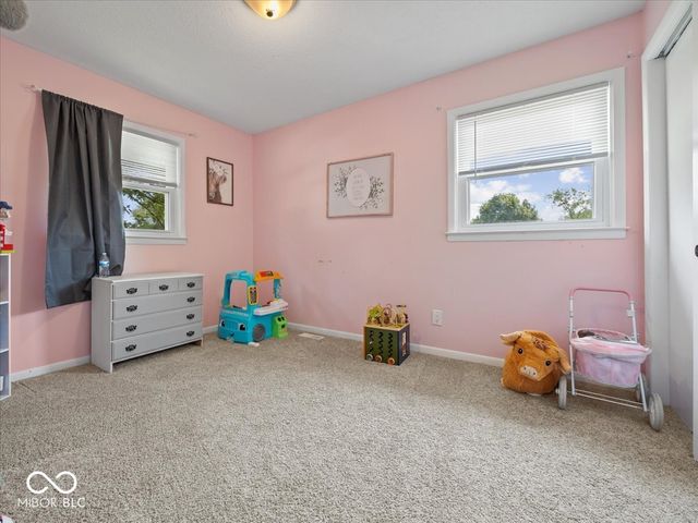 31 W Northeast Court, Shelbyville, IN 46176