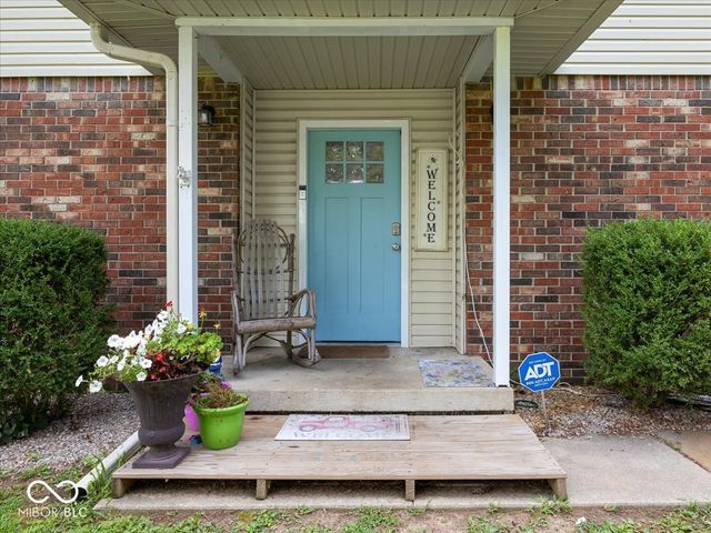 31 W Northeast Court, Shelbyville, IN 46176