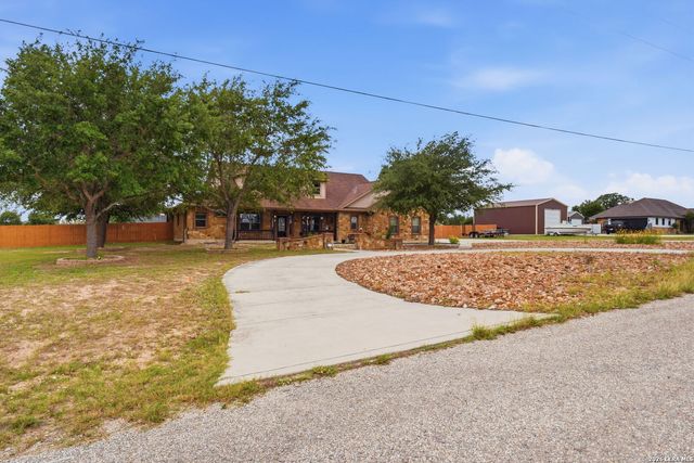 117 VINTAGE RUN, La Vernia, TX 78121